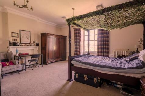 North Nibley - Bedroom 1 .jpg