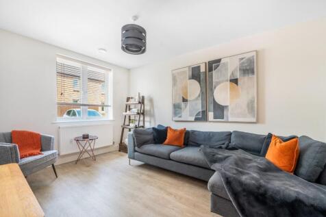 Plot 17 - Lounge .jpg