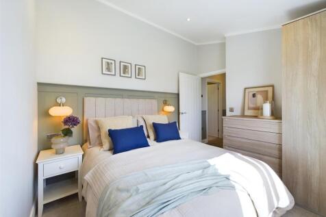 H4 Standard second bedroom.jpg