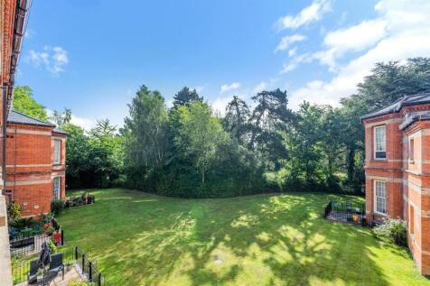 Harvey Court - garden picture.jpg