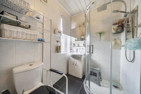 1372912-4-68fa5b9...