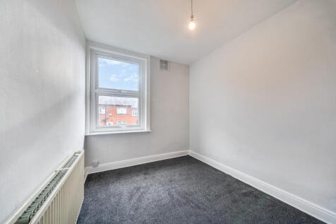 1372791-4-6908858...