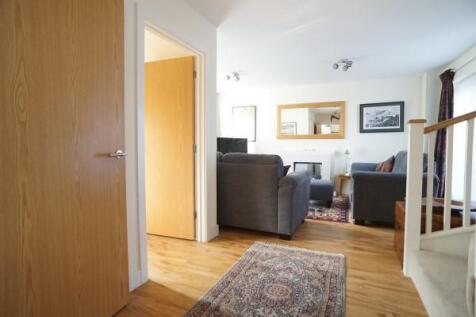 Lobby Through To Lounge