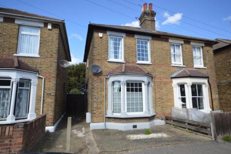 2 Bedroom Houses For Sale in Romford, London - Rightmove