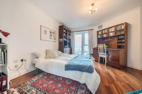 1309940-4-684aacb...