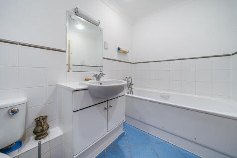 1309940-5-684aacd...