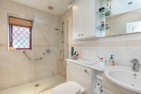 Main bathroom