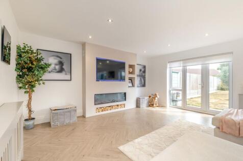 Kitchen/dining/family room