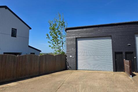 GARAGE BARN