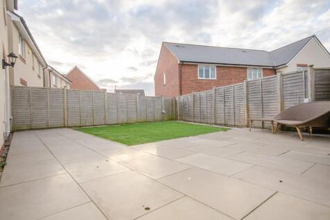 Rear garden pic 2.jpg