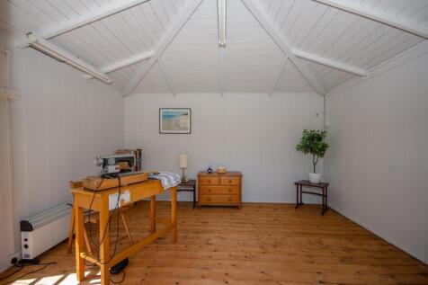 Summer house pic 2.jpg