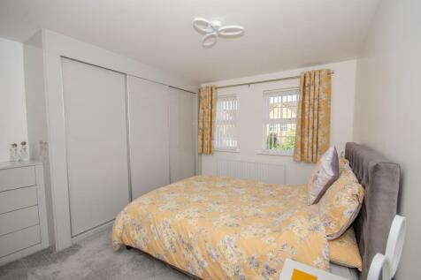 Bedroom 1.jpg