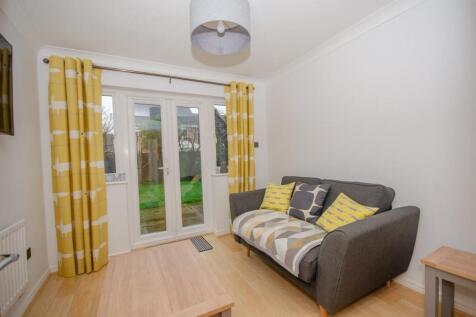 Dining room-snug.jpg