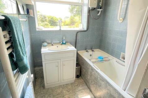 2 PIECE TILED BATHROOM