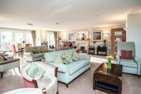 COMMUNAL LOUNGE