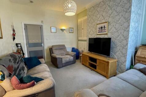 PRIVATE OWNERS SITTING ROOM