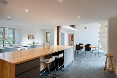 Kitchen dinning area 