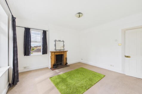 LIVING ROOM (2)