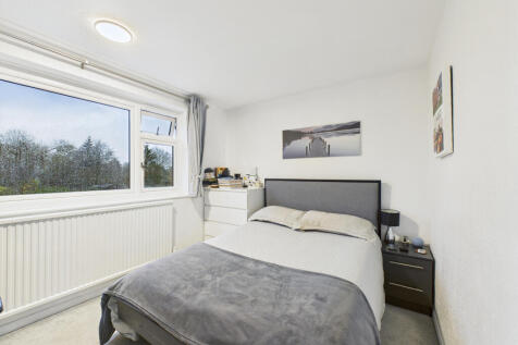 CAM01984G0-PR0531-STILL011