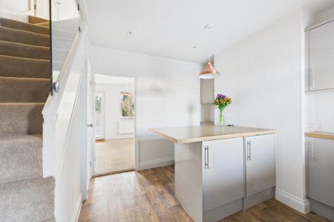 CAM02536G0-PR0030-STILL005