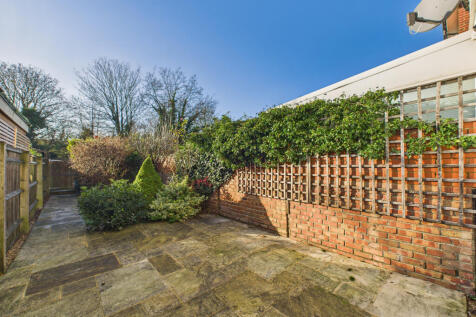 CAM02536G0-PR0030-STILL004