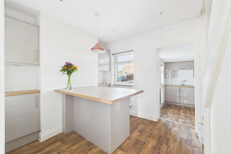 CAM02536G0-PR0030-STILL008