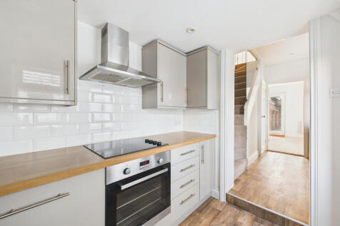 CAM02536G0-PR0030-STILL011