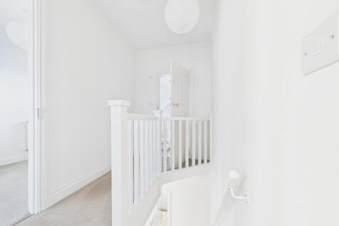 CAM02536G0-PR0030-STILL017