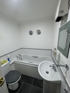 16 Prospect House -  bathroom