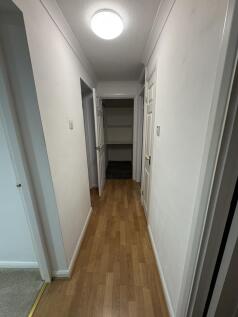 16 Prospect House -  hall