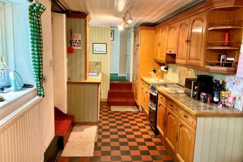 Kitchen pic1.jpg