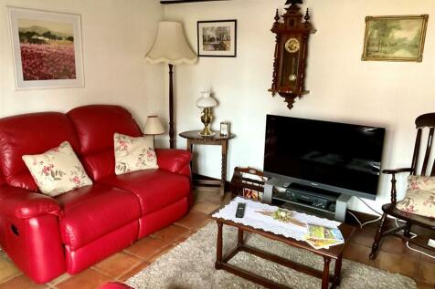 Lounge pic2.jpg