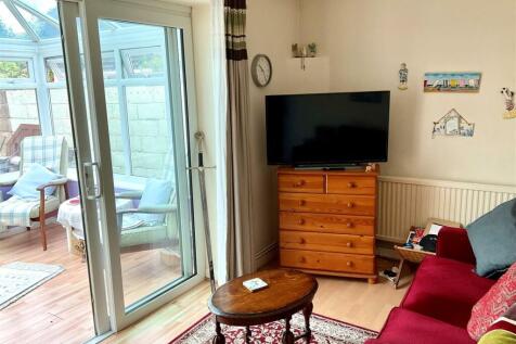 Bedroom 5.jpg