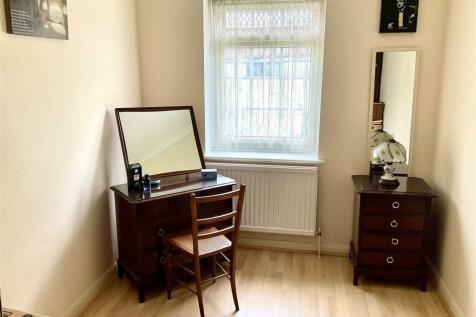 Bedroom 4.jpg