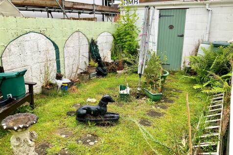Side Garden.jpg