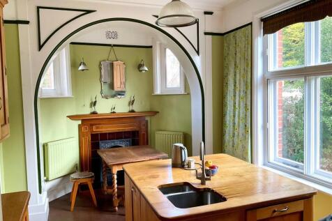 Kitchen pic2.jpg