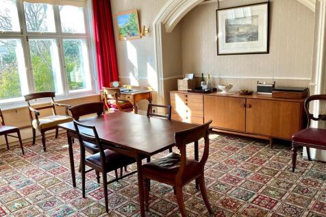 Dining Room pic6.jpg