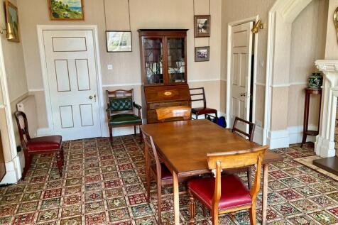 Dining Room pic4.jpg