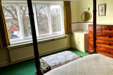 Bed 2 pic3.jpg