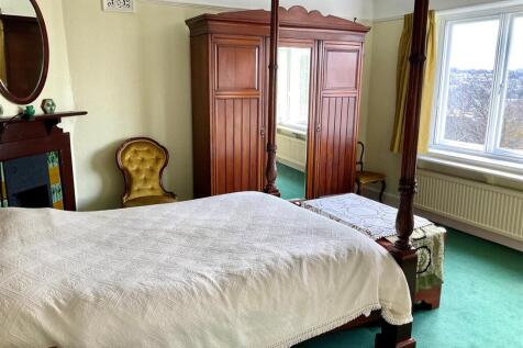 Bed 2 pic1.jpg