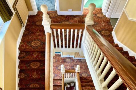 Staircase.jpg