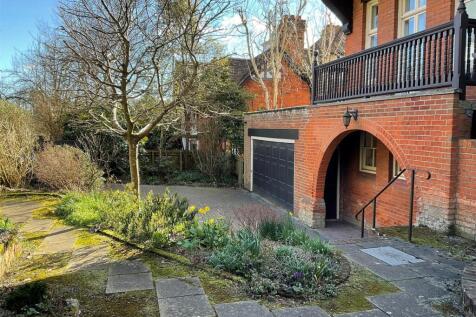 Driveway pic2.jpg