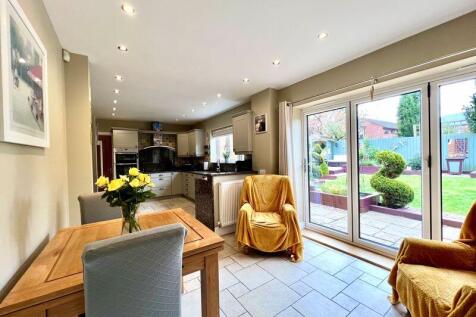 Dining Kitchen Family Room