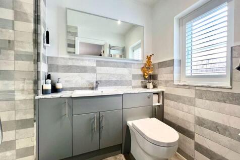 En-Suite To Principal Bedroom