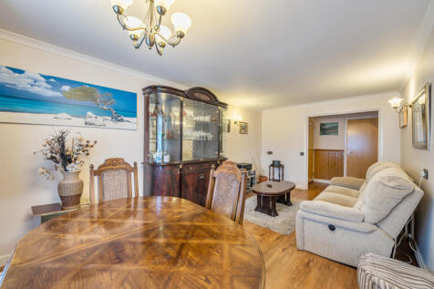 1375893-2-690b6e4...