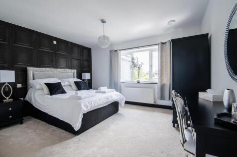 Bedroom 1a.jpg