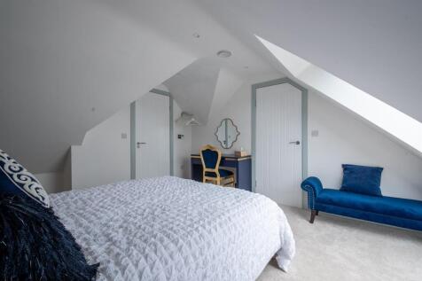 Bedroom 4 a.jpg