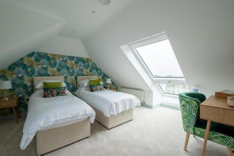 Bedroom 5a.jpg