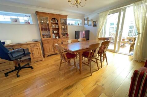 Dining Room.jpg