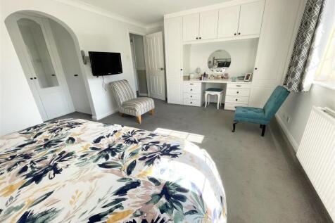 Master Bedroom 2.jpg
